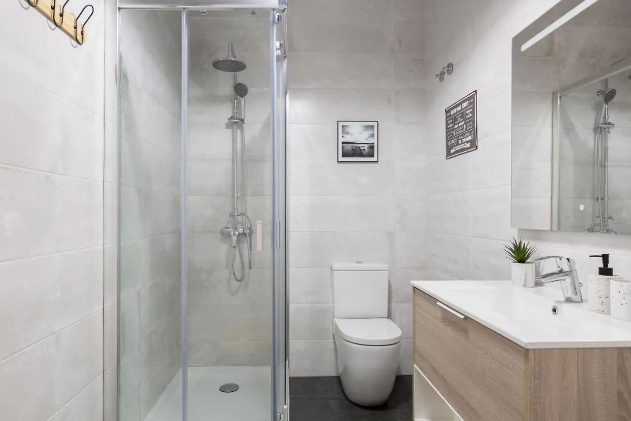 Feel Home In This Stunning Renovated Nest In Graca Lisbona Appartamento